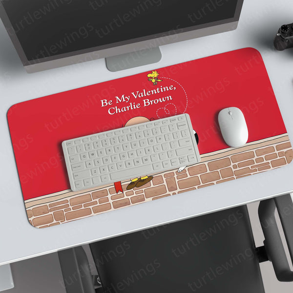 Charlie Brown & Snoopy Valentine Deskmat