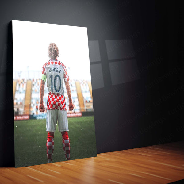 Luka Modrić #10 – Croatia National Team Back Pose Metal Frame | Iconic Midfielder Wall Art - TURTLEWINGS 