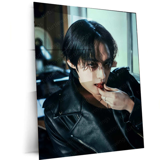 Lee Know Metal Poster – Stray Kids Dance King & Charismatic Performer Wall Art for STAYs 2 - TURTLEWINGS 