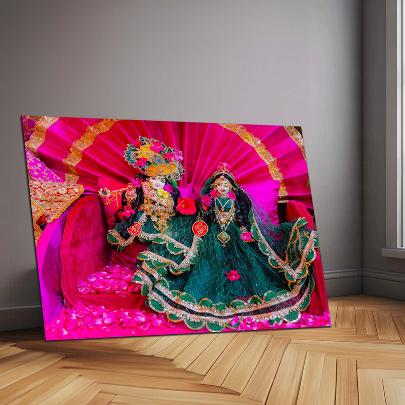 Shri Ji Shringaar – Radha Keli Kunj Spiritual Metal Frame | Divine Wall Art 03 - TURTLEWINGS 