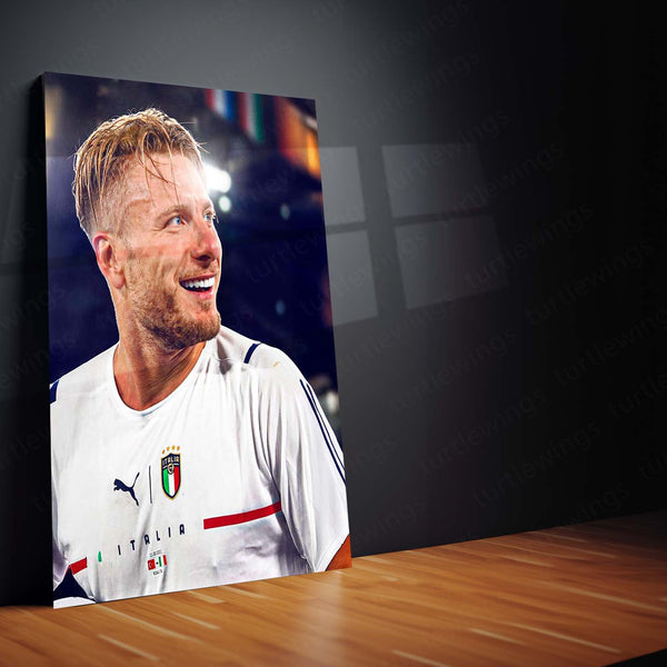 Ciro Immobile Italy Smiling – Metal Frame | Azzurri Striker Wall Art - TURTLEWINGS 